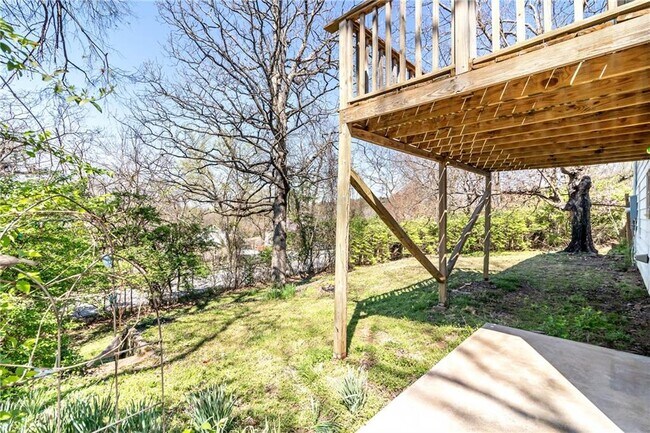 Building Photo - 583 N Assembly Dr