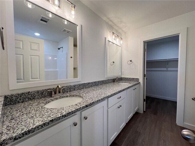 Building Photo - 611 NW 69th Ave