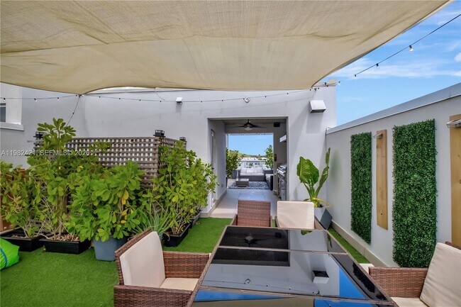 Building Photo - 6630 NW 104th Path