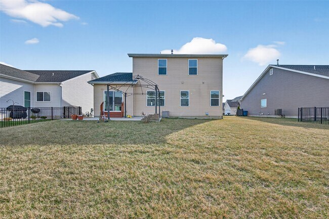 Building Photo - 3501 Charlestowne Crossing Dr