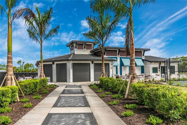 Building Photo - 12584 Wellen Golf St