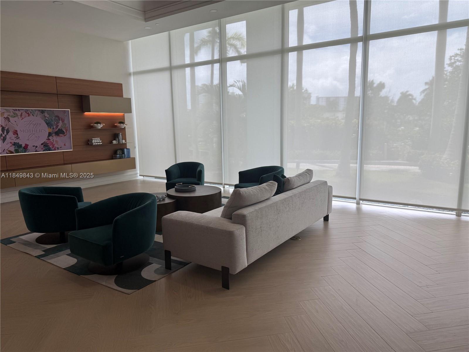 Community Room - 16500 Collins Ave