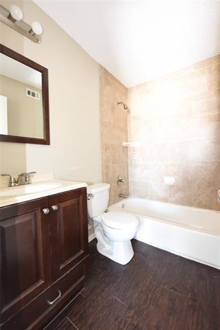 Building Photo - 2833 Kings Rd