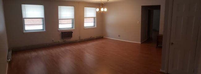 Building Photo - 13765 Cedar Rd