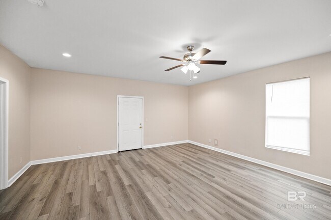 Building Photo - 3816 Chesterfield Ln