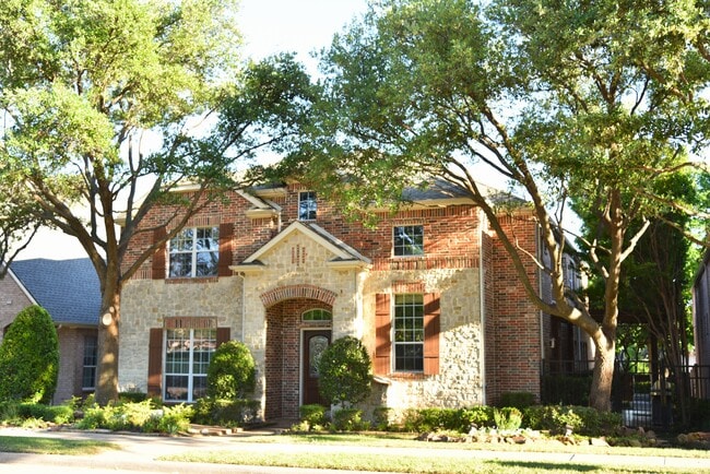 Building Photo - 5447 Wendover Dr