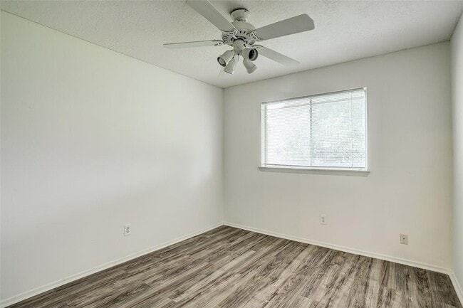 Building Photo - 20215 Telegraph Square Ln