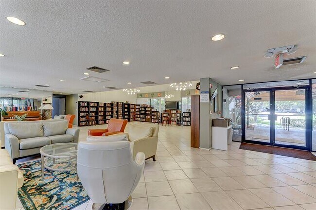 Building Photo - 2236 N Cypress Bend Dr