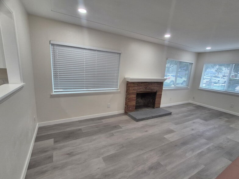 Building Photo - 2902 N 1st St