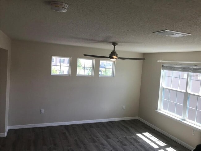 Building Photo - 2504 Amati Dr