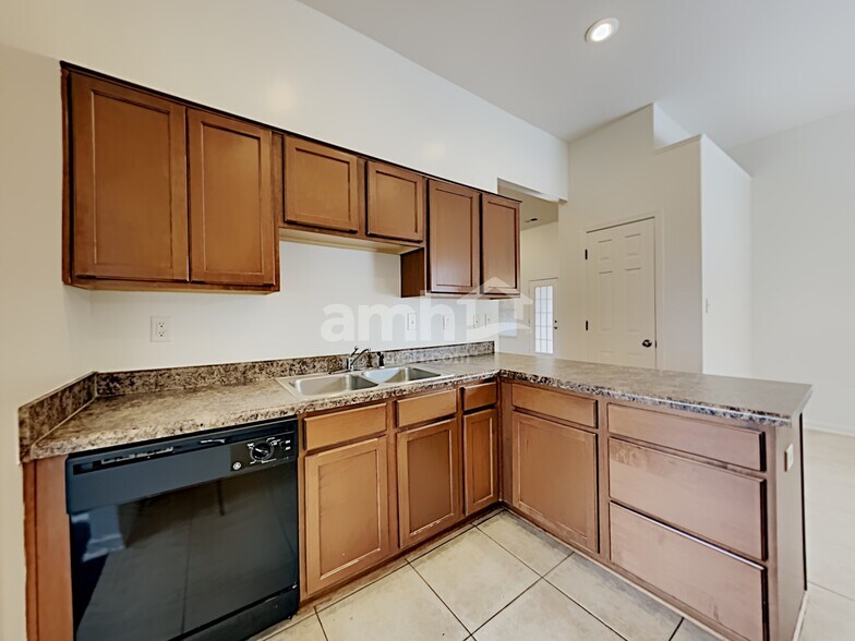 Building Photo - 1302 Jackson Pond Cir