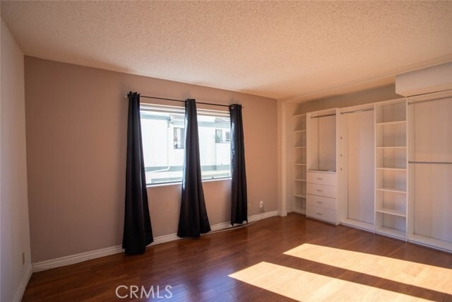 Building Photo - 10475 Newhome Ave