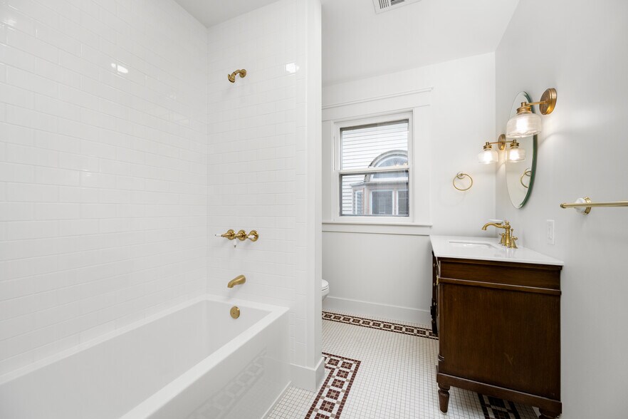 Building Photo - 349 Elmwood Ave