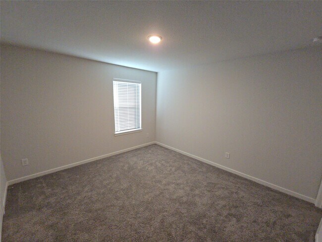 Building Photo - 9227 Dearborn Knoll Dr