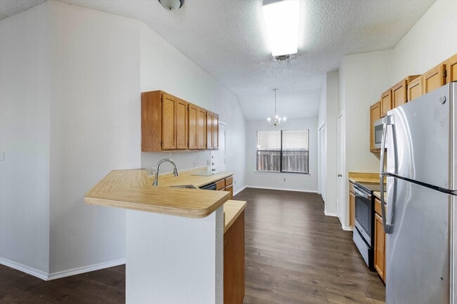 Building Photo - 6822 Quail Lake Dr