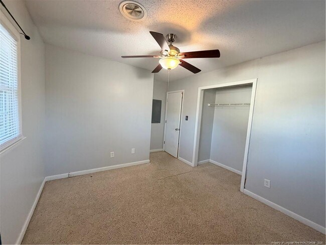 Building Photo - 4946 Pinewood Dr