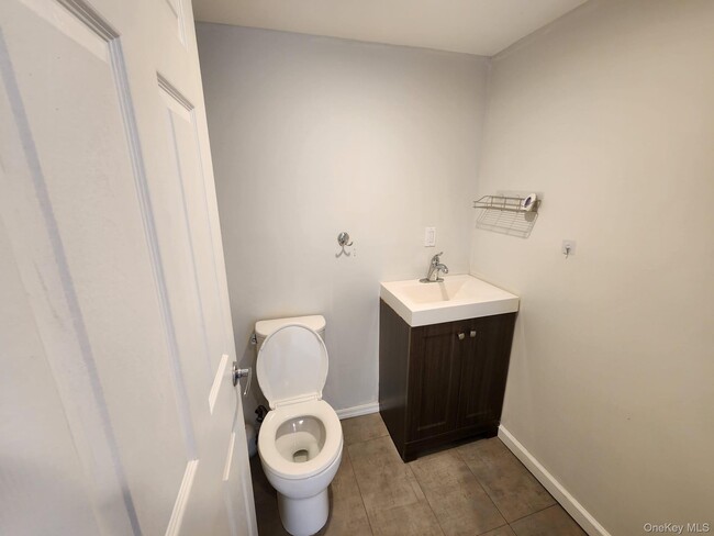 Building Photo - 544 Cedarwood Dr