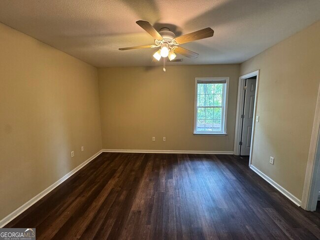 Building Photo - 5601 Landings Pkwy