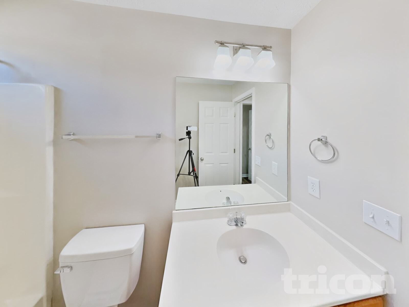 Building Photo - 989 Chesire Way