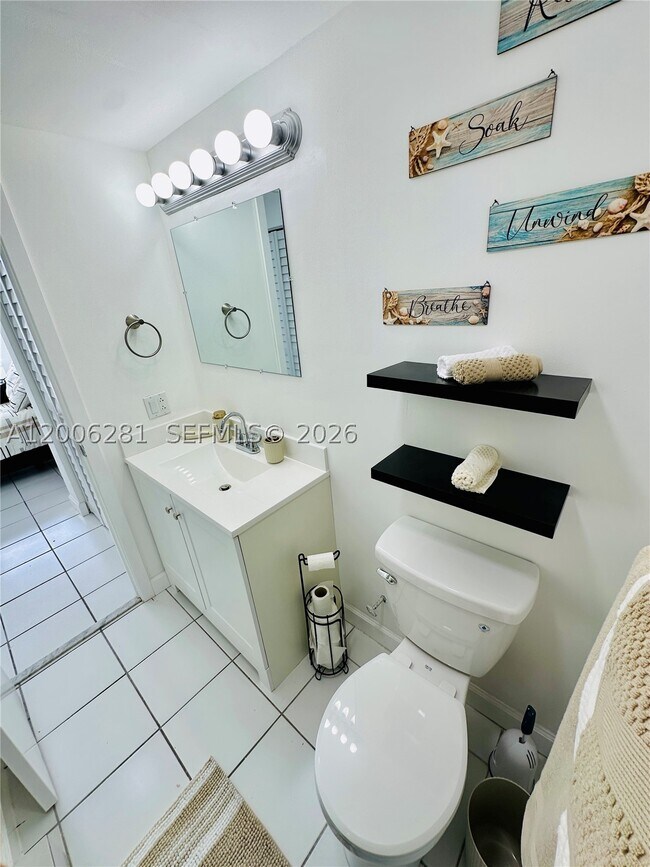 Building Photo - 710 Washington 321