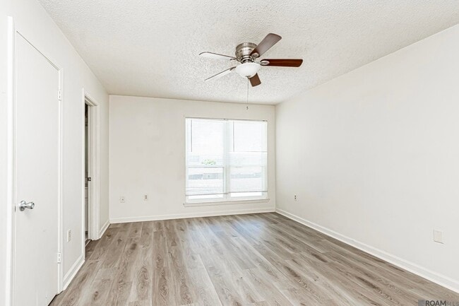 Building Photo - 9821 Siegen Ln