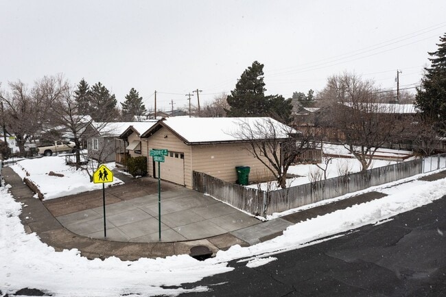 Building Photo - Northwest Fenced Yard One Story