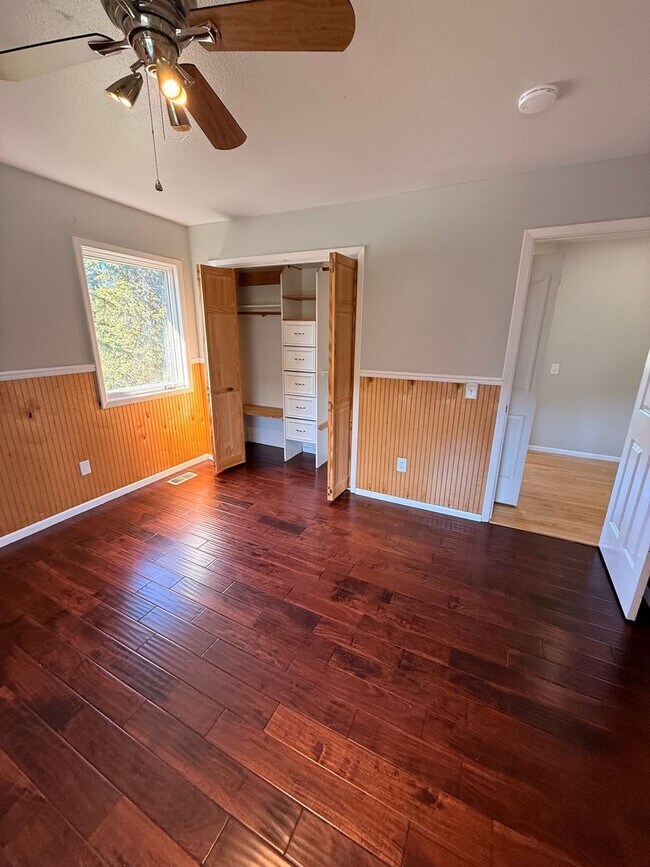 Building Photo - Beautiful Potter's Marsh Home!