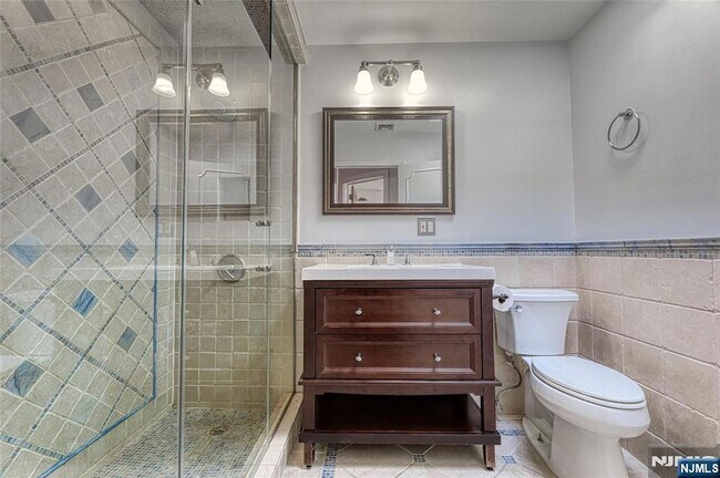 Building Photo - 91 Chestnut Ridge Rd