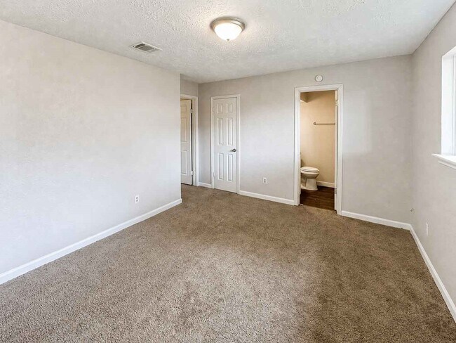 Building Photo - 8710 Parkway Forest Dr