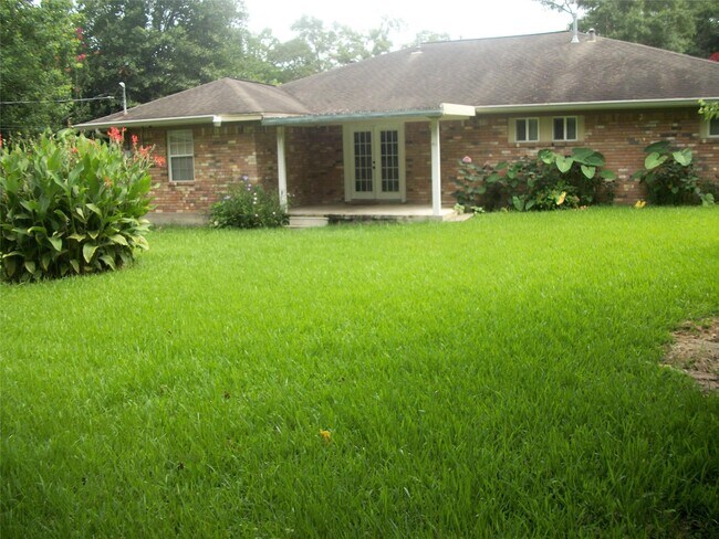 Building Photo - 111 Shadylyn Dr