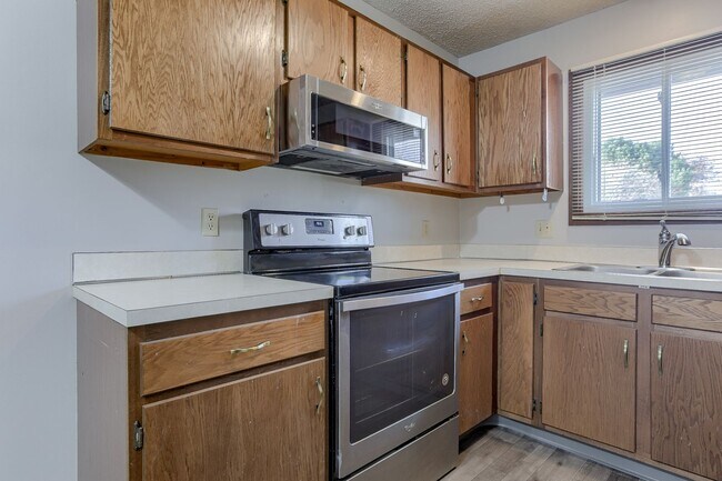 Building Photo - 3700/3702 N 22nd St Duplex