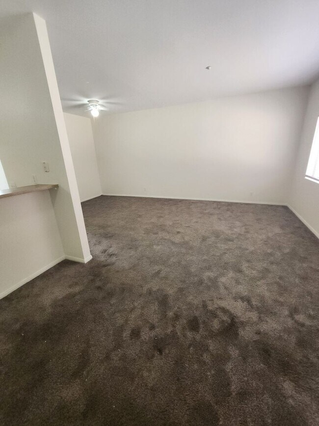 Building Photo - Comfortable 1 Bed, 1 Bath Grover Beach Apartment- Water and Trash Included