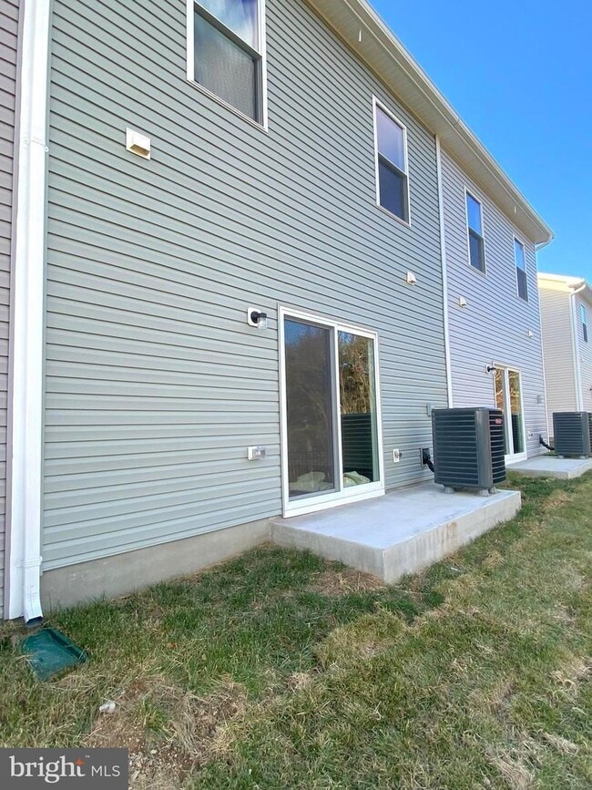 Building Photo - 94 Paddington St