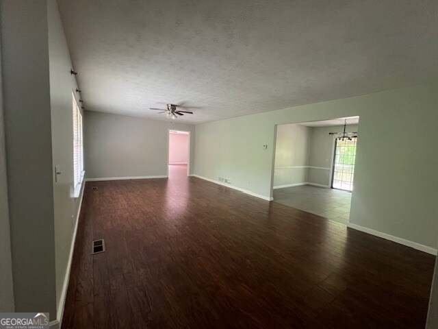 Building Photo - 1426 Northgate Dr