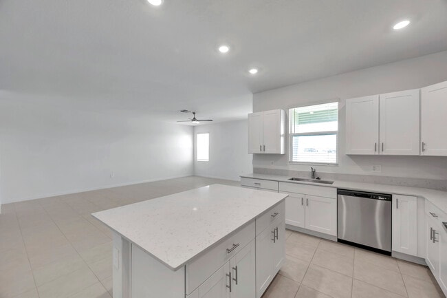 Building Photo - 9328 Bonita Mar Dr