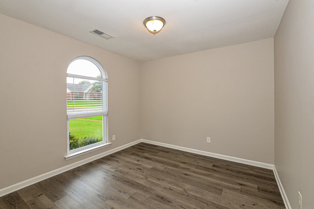 Building Photo - 13183 Sandbourne S