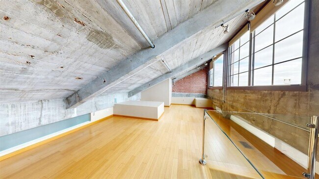 Building Photo - 1635 Washington Ave