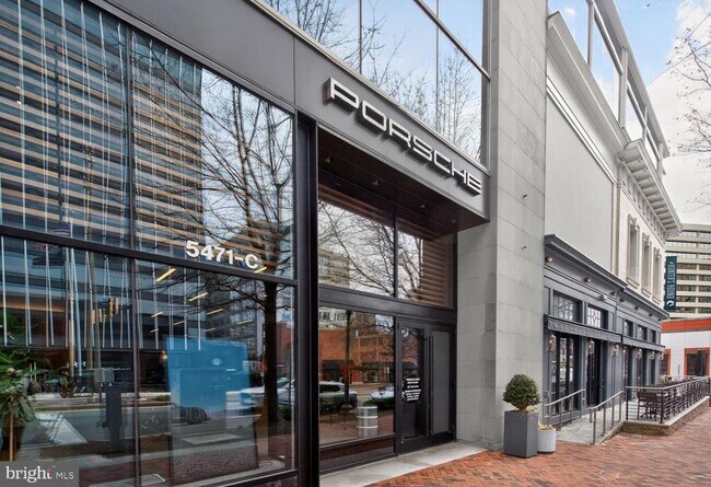 Building Photo - 4515 Willard Ave