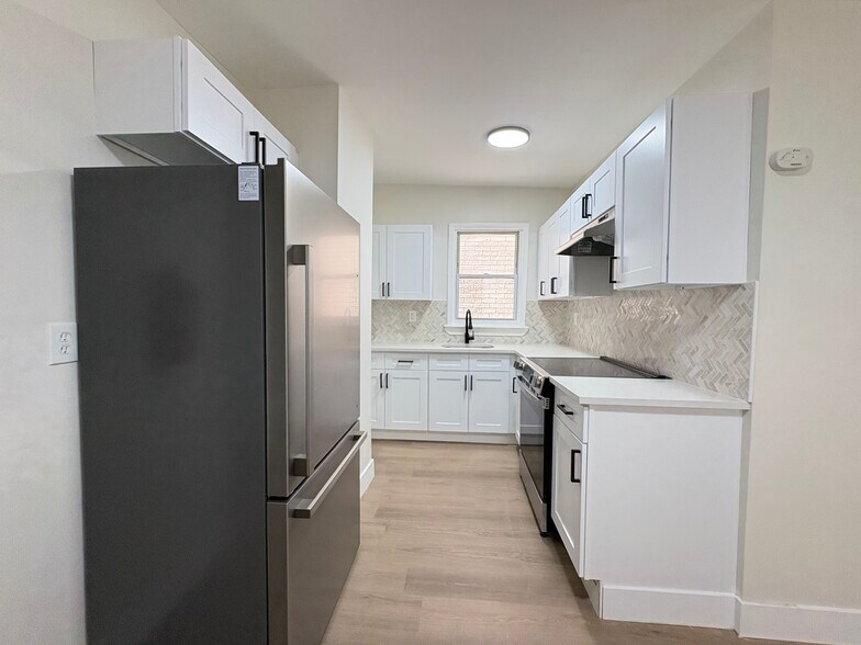 Primary Photo - 281 Belmont Ave