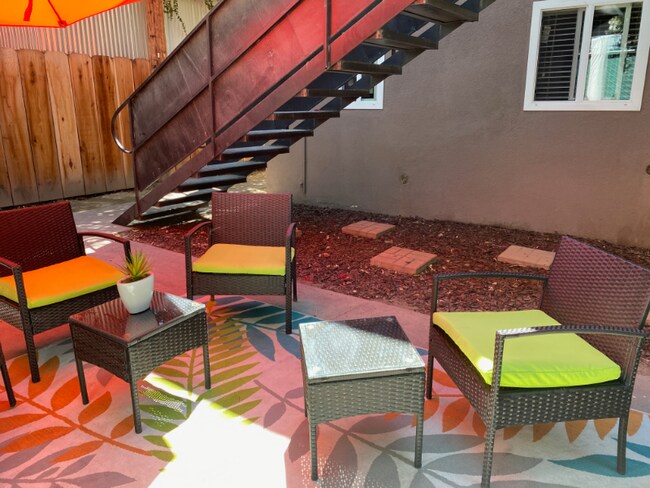 Building Photo - 718 N Floral St