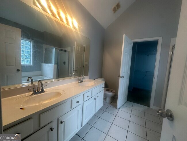 Building Photo - 6773 Oakleigh Dr