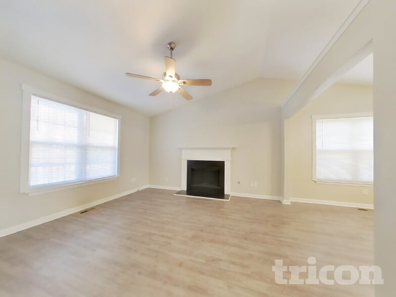 Building Photo - 45 Cedars Glen Way