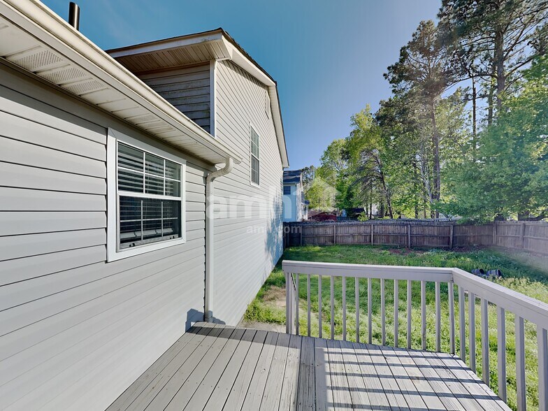 Building Photo - 123 Ivy Mill Way