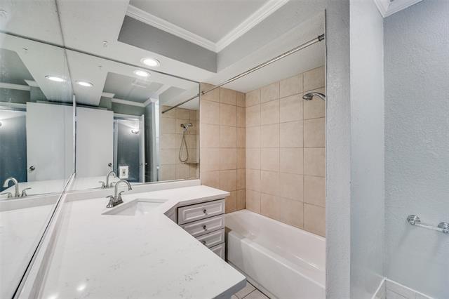 Building Photo - 5053 Les Chateaux Dr
