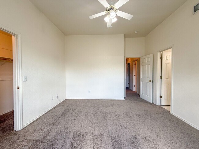 Building Photo - 4202 Jeff Scott Dr