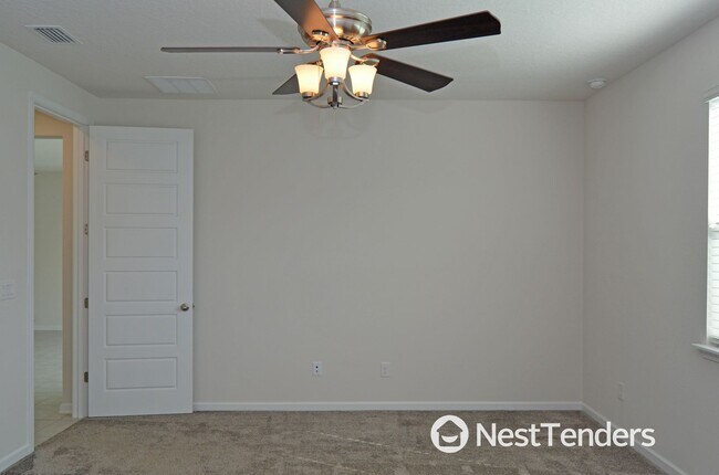 Building Photo - Like New Four Bedroom in Fernandina!