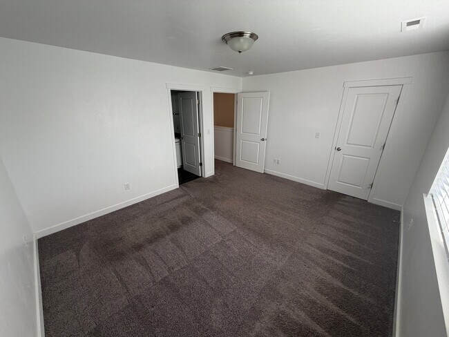 Building Photo - 5122 W Dolce Ct