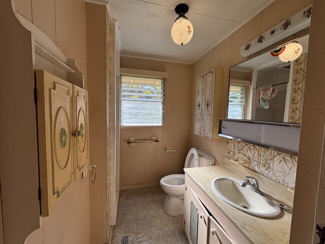 Building Photo - 5265 Manauwea St