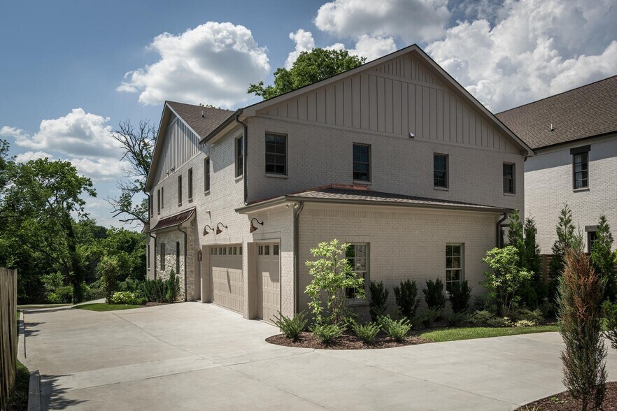 Building Photo - 4224 Granny White Pike