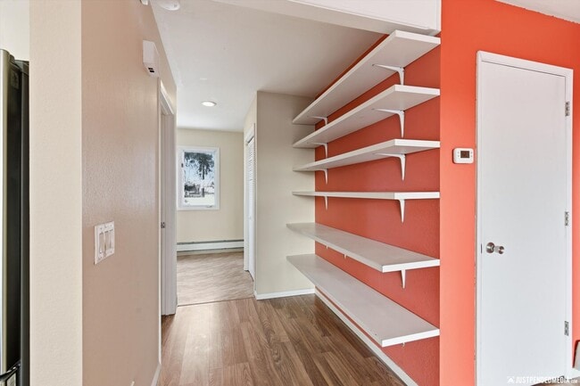 Building Photo - Downtown Living